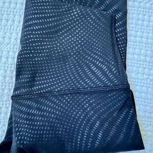 Lululemon Align HR Black Leggings 28” with Dots Size 4 NWT
